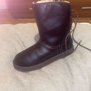 Genuine water resistant leather UGG - size 9